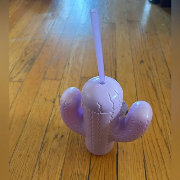 NWT Pink Sky “Lookin’ Sharp” Cactus Cup with straw. 
21oz. Capacity, plastic. - Picture 6 of 7